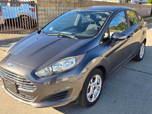 Used 2015 Ford Fiesta SE w/ Comfort Package image 6