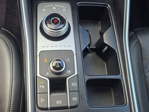 Used 2023 Kia Sorento EX image 17