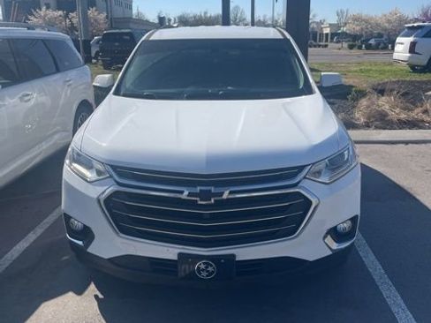 Used 2019 Chevrolet Traverse LT image 2