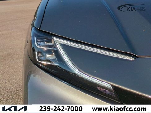 Used 2025 Toyota Camry XLE image 10