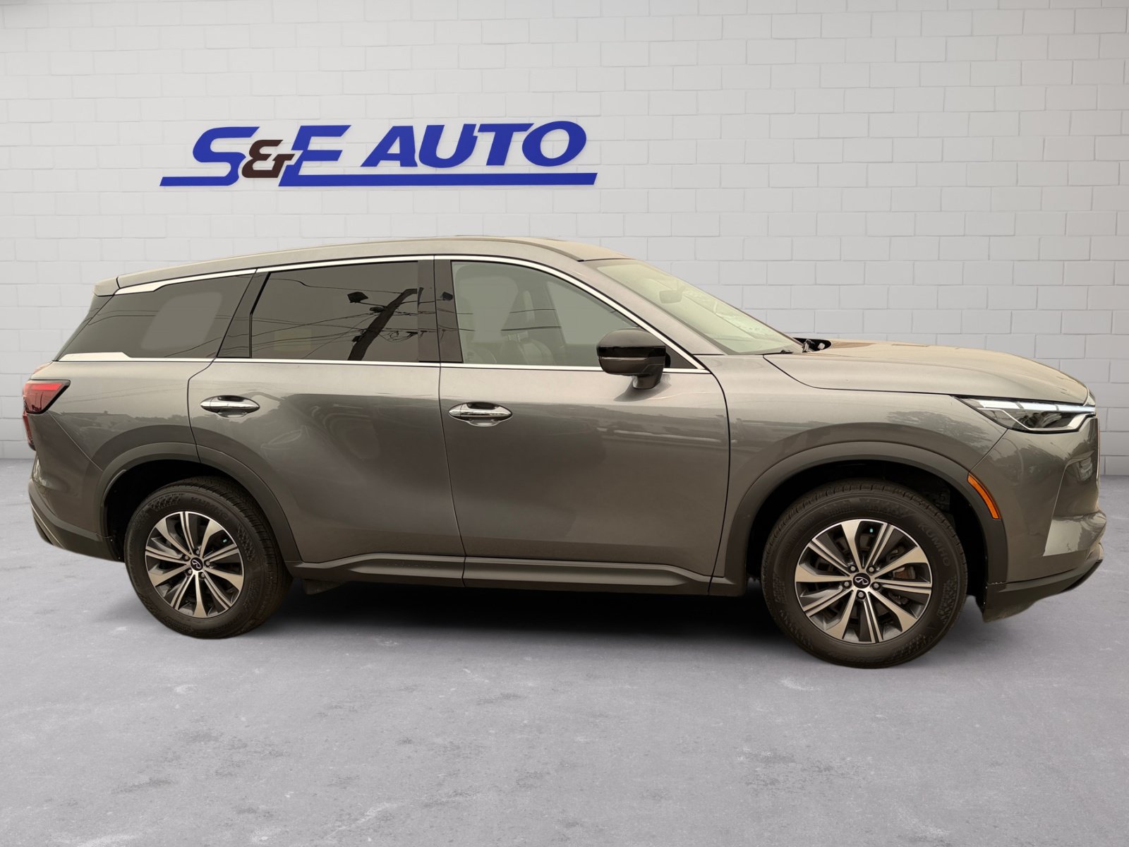 Used 2024 INFINITI QX60 Pure AWD/4WD image 5