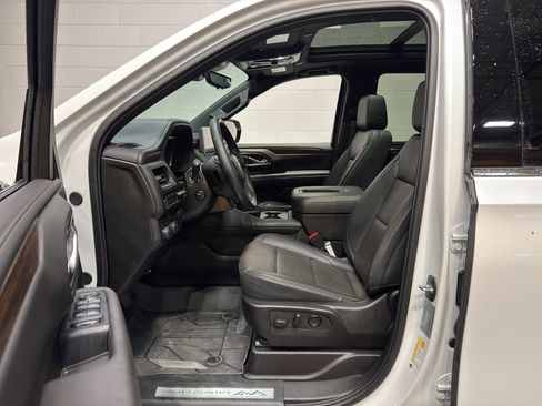 Used 2024 Chevrolet Tahoe High Country AWD/4WD image 18