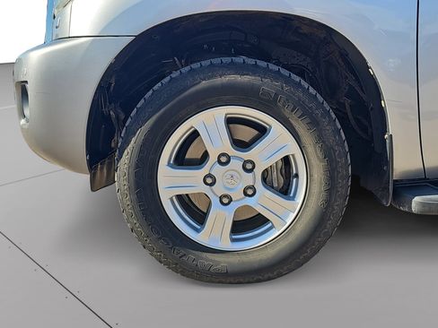 Used 2016 Toyota Sequoia SR5 w/ Premium Package image 9