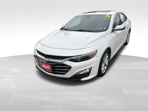 Used 2024 Chevrolet Malibu LT image 2
