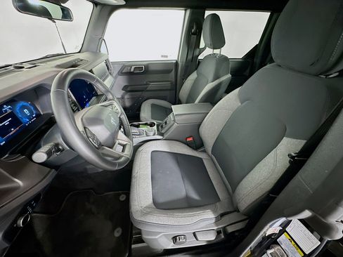 Used 2025 Ford Bronco Big Bend image 13