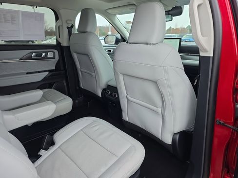 Used 2025 Ford Explorer Platinum w/ LUX Leather Package image 36