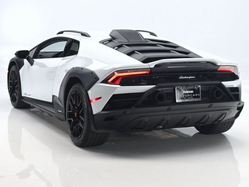 Used 2024 Lamborghini Huracan Sterrato image 4