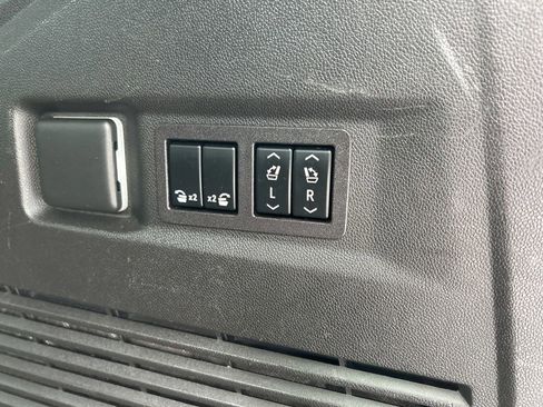 Used 2023 GMC Yukon Denali AWD/4WD image 49