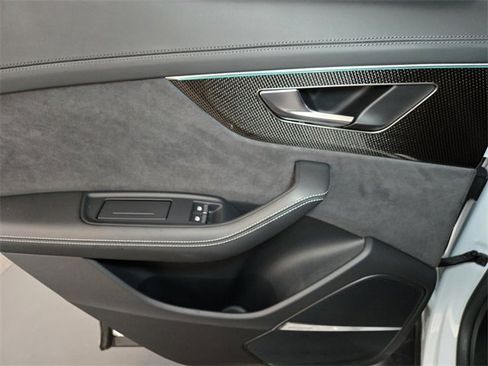 Used 2023 Audi SQ8 Prestige image 20