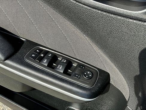 Used 2023 Dodge Charger SXT image 33