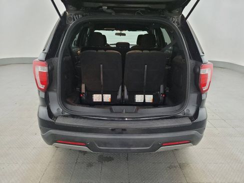 Used 2019 Ford Explorer XLT image 29