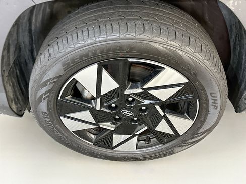 Used 2024 Hyundai Kona SEL image 11