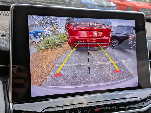 Used 2024 Jeep Compass Limited image 21