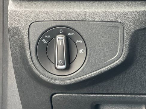 Used 2023 Volkswagen Atlas SE image 31