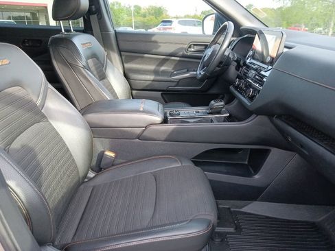 Used 2023 Nissan Pathfinder Rock Creek AWD/4WD image 32