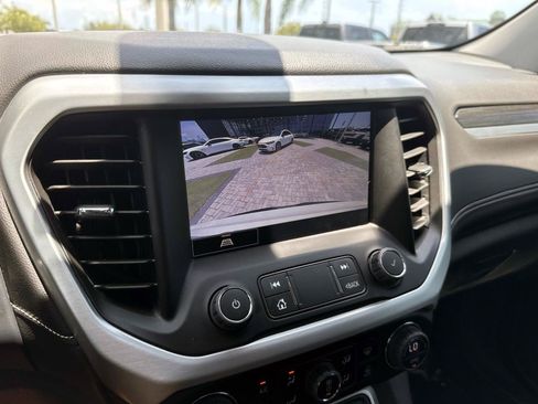 Used 2023 GMC Acadia SLT w/ Preferred Package FWD image 24