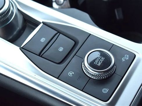 Used 2020 Ford Explorer XLT w/ Equipment Group 202A AWD/4WD image 28