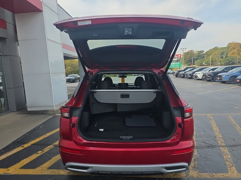 Used 2023 Mitsubishi Outlander SE AWD/4WD image 6