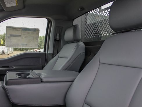 New 2025 Ford F550 4x4 Regular Cab Super Duty image 29