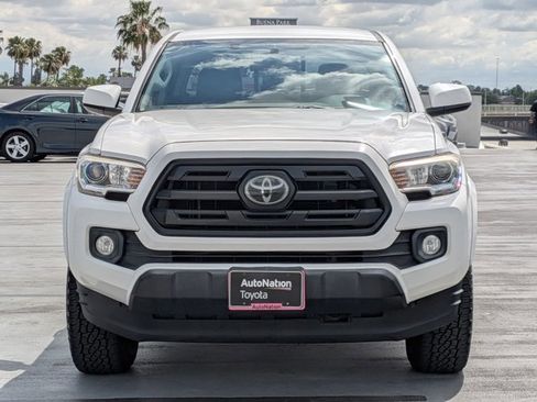 Used 2017 Toyota Tacoma SR5 image 2