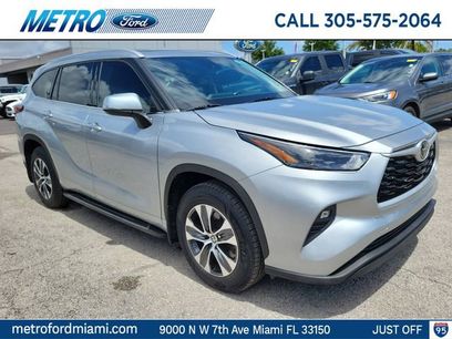 Used 2022 Toyota Highlander XLE