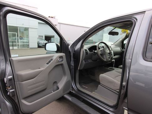 Used 2017 Nissan Frontier SV w/ SV Value Truck Package image 9
