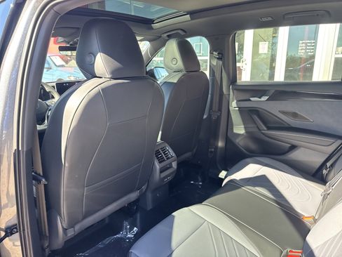 New 2026 Volkswagen Tiguan SE R-Line image 20