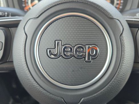 New 2025 Jeep Gladiator Sport image 39