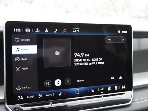 Used 2025 Volkswagen Tiguan SE w/ Panoramic Sunroof Package image 28