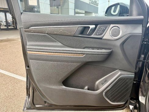 Used 2025 Buick Enclave Avenir w/ Super Cruise Package image 18