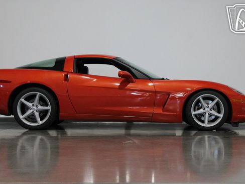 Used 2011 Chevrolet Corvette Coupe w/ 1LT image 36