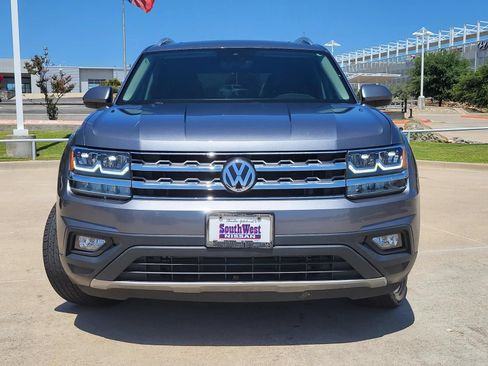 Used 2019 Volkswagen Atlas SE w/ Panoramic Sunroof Package FWD image 2