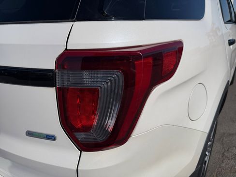 Used 2017 Ford Explorer Sport w/ Equipment Group 401A AWD/4WD image 32