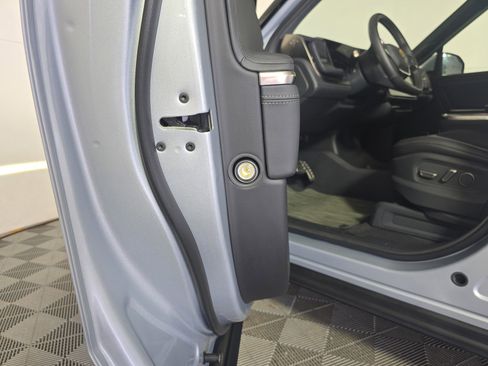 Used 2023 Rivian R1S Adventure image 29