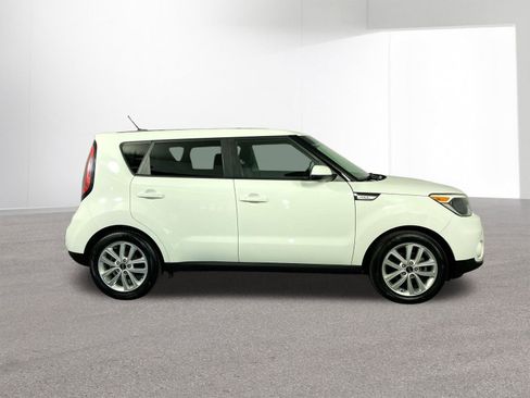 Used 2018 Kia Soul + image 35