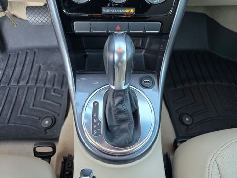 Used 2017 Volkswagen Beetle 1.8T image 32