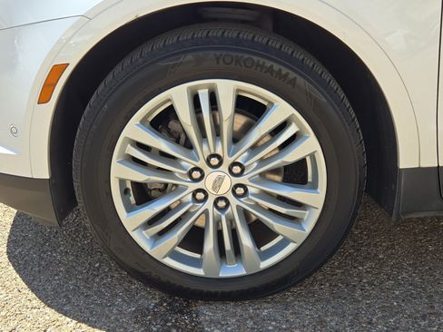 Used 2018 Cadillac XT5 Premium Luxury w/ Driver Assist Package FWD image 11