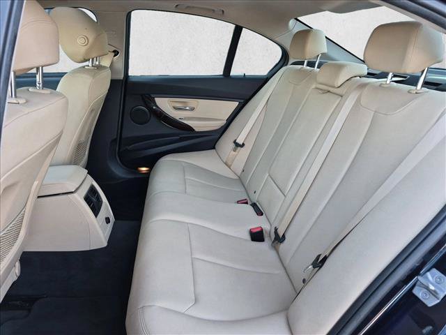 Used 2017 BMW 320i Sedan RWD image 17