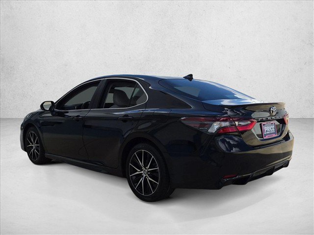 Used 2024 Toyota Camry SE w/ Cold Weather Package FWD image 8