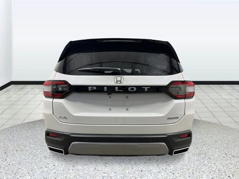 New 2026 Honda Pilot Touring image 4