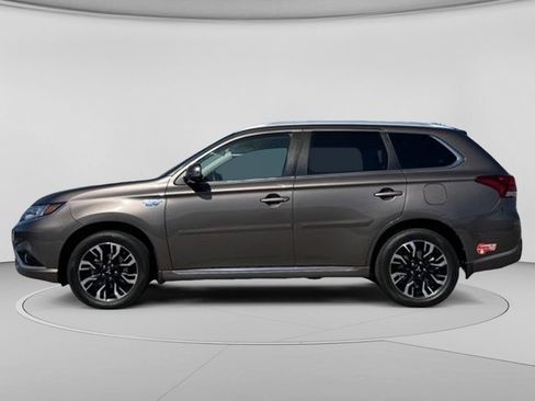 Used 2018 Mitsubishi Outlander SEL AWD/4WD image 7
