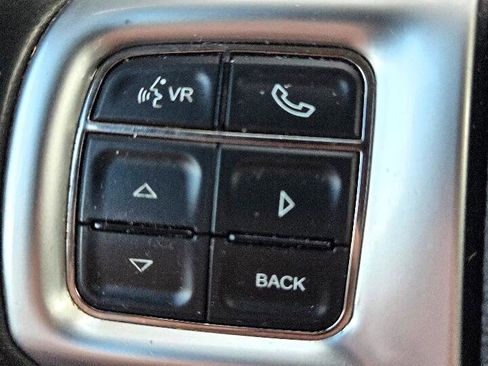 Used 2013 Chrysler Town & Country Touring image 16