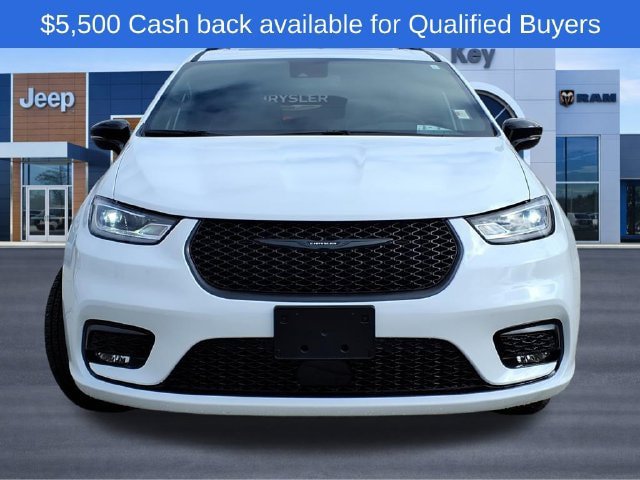 New 2026 Chrysler Pacifica Limited w/ S Appearance Package FWD image 2
