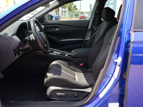 Used 2023 Honda Accord Sport image 7