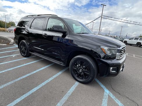 Used 2018 Toyota Sequoia TRD Sport AWD/4WD image 7