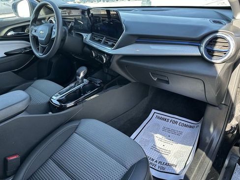 Used 2024 Chevrolet Trax LT image 29