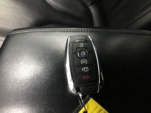 Used 2018 Lincoln MKC Premiere image 9