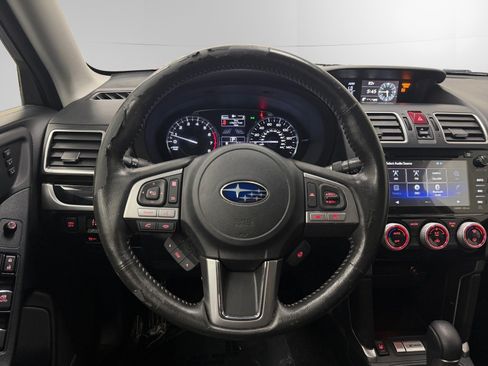 Used 2017 Subaru Forester 2.5i Touring AWD/4WD image 12