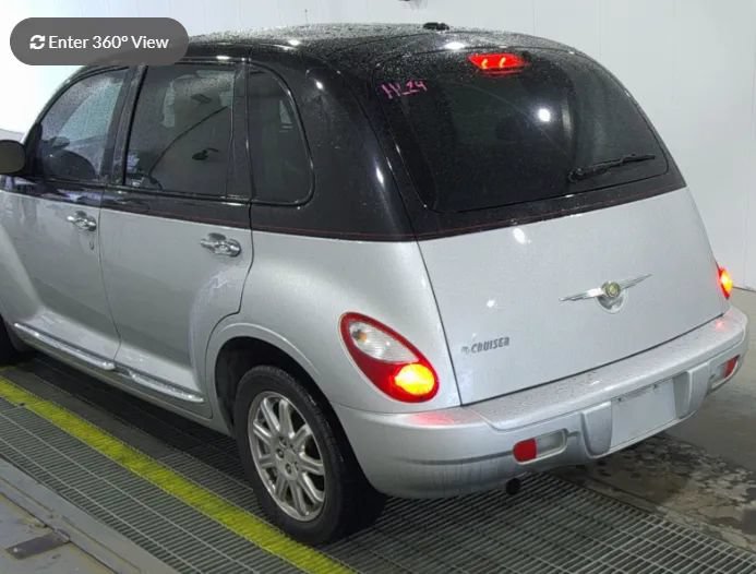 Used 2010 Chrysler PT Cruiser w/ PT Cruiser Couture Edition FWD image 3