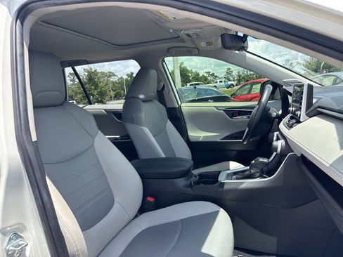 Used 2020 Toyota RAV4 Limited FWD image 24